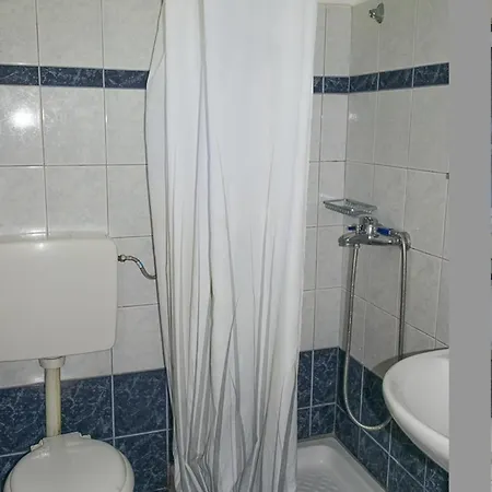 Ξενοδοχείο με διαμερίσματα Daniel 3*